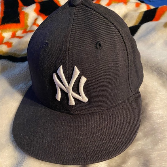 New York Yankees hat 7-1/8 - Picture 1 of 5
